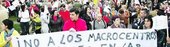 CORTE DE TRAFICO DE VECINOS PROXIMOS AL SOLAR DE SUZUKI CONTRARIOS A